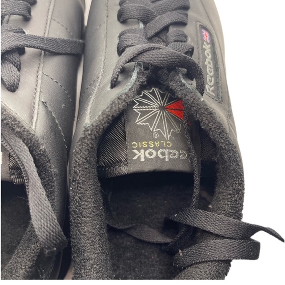 Reebok Classic Women’s Leather Shoes Sneakers Color Black Size 6.1/2 - Picture 6 of 8